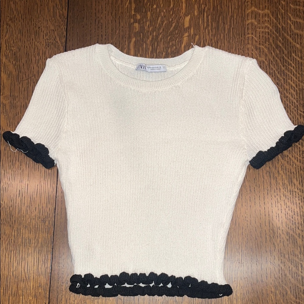 Zara Cream and Black Short Sleeve Tee